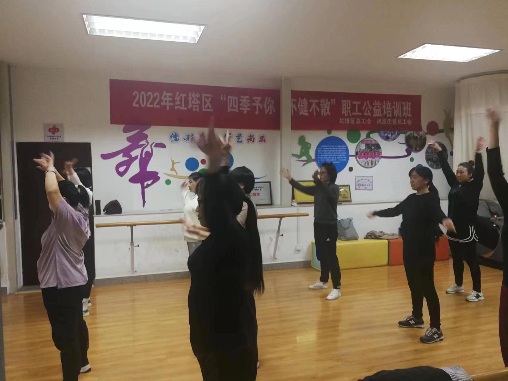 赸1.jpg